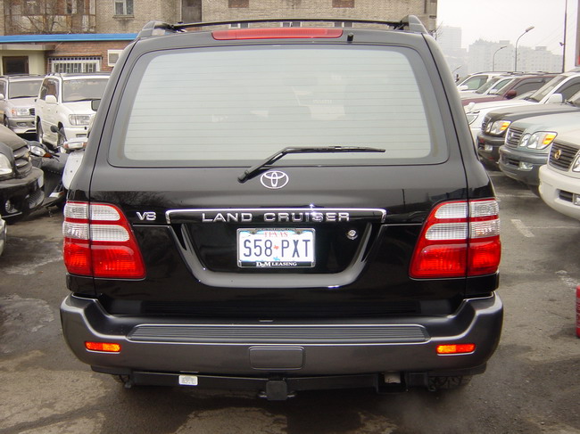 2003 Toyota Land Cruiser Photos