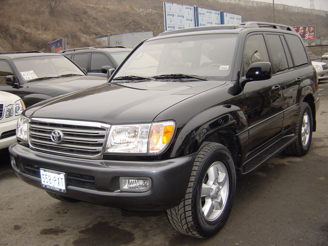 2003 Toyota Land Cruiser Pictures