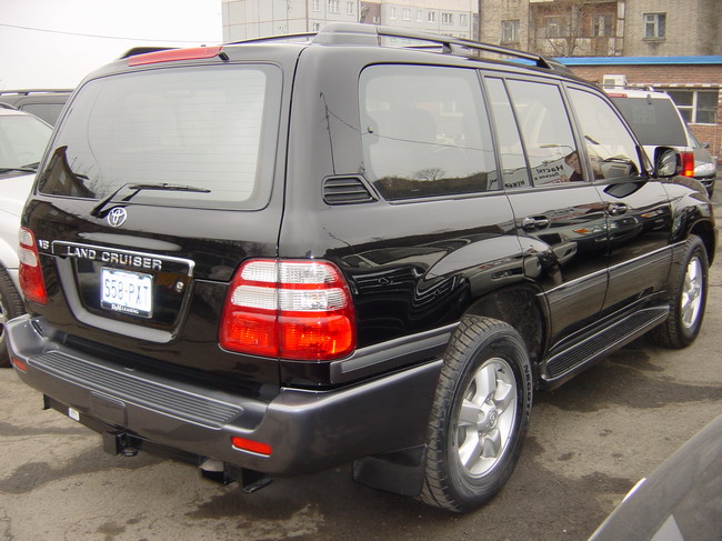 2003 Toyota Land Cruiser Photos