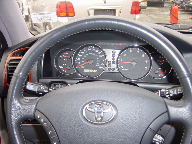2003 Toyota Land Cruiser Images