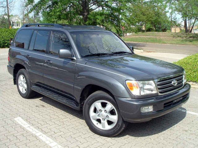 2003 Toyota LAND Cruiser specs: mpg, towing capacity, size, photos