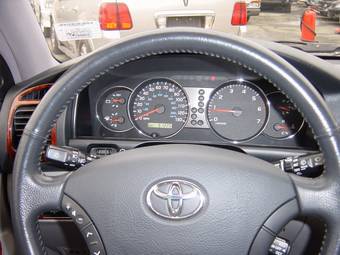 2003 Toyota Land Cruiser Pictures