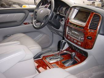 2003 Toyota Land Cruiser Pics