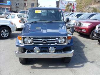 2003 Toyota Land Cruiser Pictures