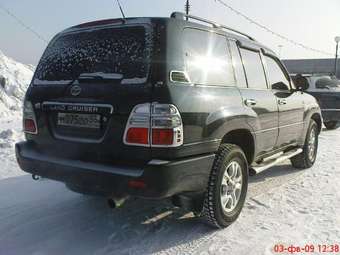 2003 Toyota Land Cruiser Pictures