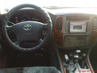 2003 Toyota Land Cruiser Photos