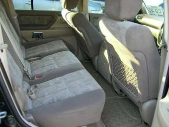 2003 Toyota Land Cruiser Pictures