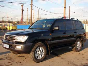 2003 Toyota Land Cruiser Images