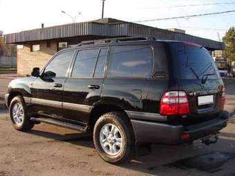 2003 Toyota Land Cruiser Pics