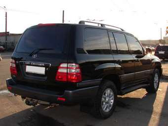 2003 Toyota Land Cruiser Pictures