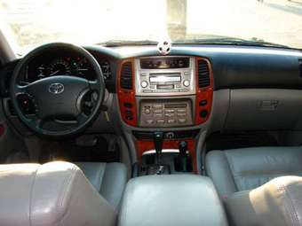 2003 Toyota Land Cruiser Photos