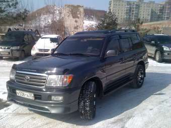 2003 Toyota Land Cruiser Images