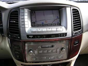 2003 Toyota Land Cruiser Pictures