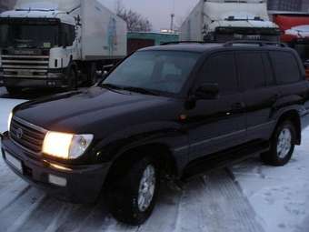 2003 Toyota Land Cruiser Pictures