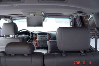 2003 Toyota Land Cruiser Pictures