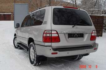 2003 Toyota Land Cruiser Photos