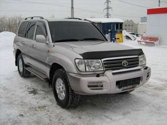 2003 Toyota Land Cruiser Photos