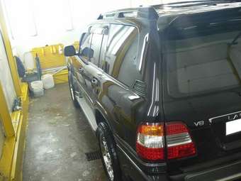 2003 Toyota Land Cruiser Pictures