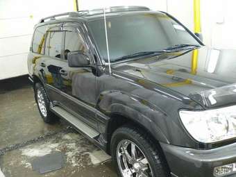 2003 Toyota Land Cruiser Pictures