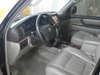 2003 Toyota Land Cruiser Photos