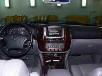 2003 Toyota Land Cruiser Pictures