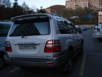 2003 Toyota Land Cruiser Photos