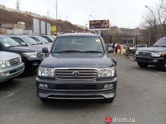 2003 Toyota Land Cruiser Pictures