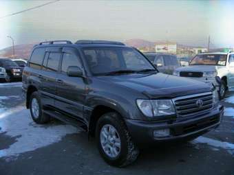 2003 Toyota Land Cruiser Pictures