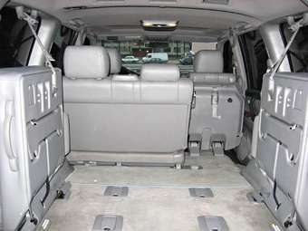 2003 Toyota Land Cruiser Photos
