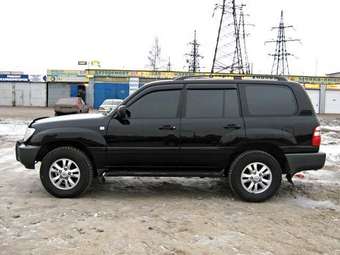 2003 Toyota Land Cruiser Pictures