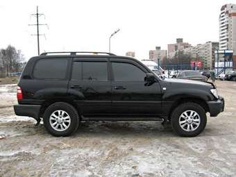 2003 Toyota Land Cruiser Pictures
