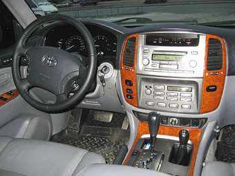 2003 Toyota Land Cruiser Photos