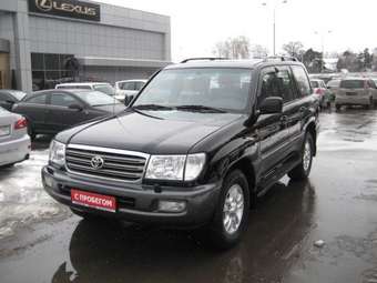 2003 Toyota Land Cruiser Photos