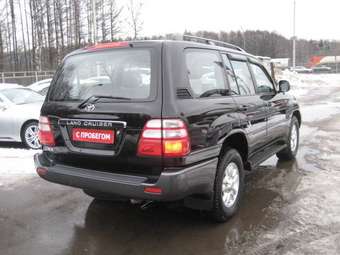 2003 Toyota Land Cruiser Photos