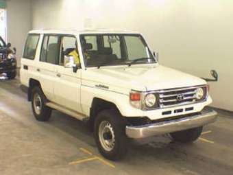 2003 Toyota Land Cruiser Pictures