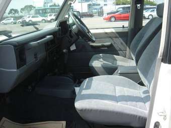 2003 Toyota Land Cruiser Pictures
