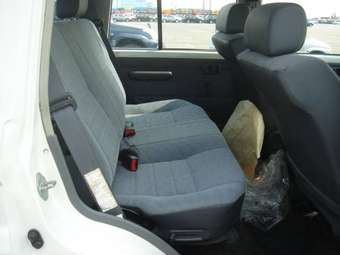2003 Toyota Land Cruiser Pics