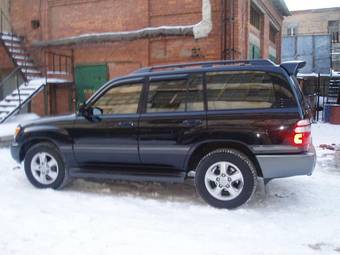 2003 Toyota Land Cruiser Pictures