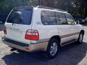 2003 Toyota Land Cruiser Pics