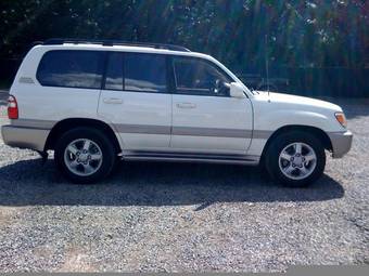 2003 Toyota Land Cruiser Pictures