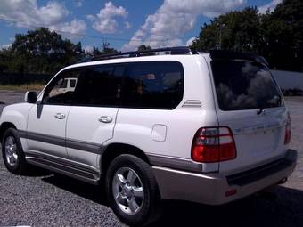 2003 Toyota Land Cruiser Pictures