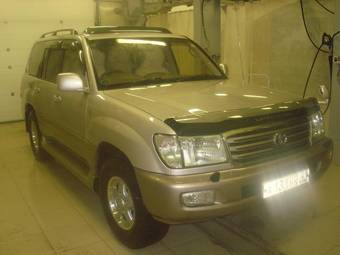 2003 Toyota Land Cruiser Pictures