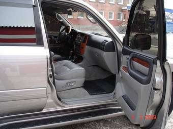 2003 Toyota Land Cruiser Photos