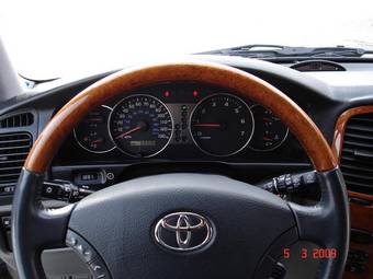 2003 Toyota Land Cruiser Pictures