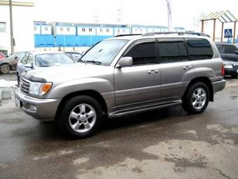 2003 Toyota Land Cruiser Photos