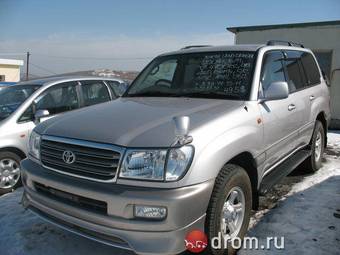 2003 Toyota Land Cruiser Photos