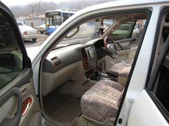 2003 Toyota Land Cruiser Pictures