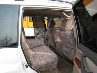 2003 Toyota Land Cruiser Pics