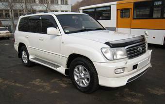 2003 Toyota Land Cruiser Photos