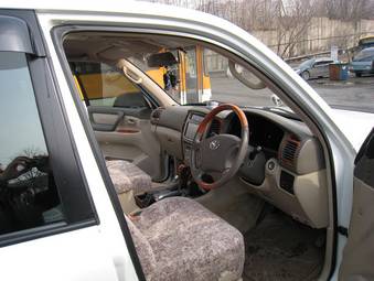 2003 Toyota Land Cruiser Images